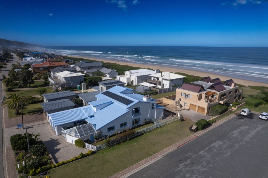 4 Bedroom Property for Sale in Outeniqua Strand Western Cape